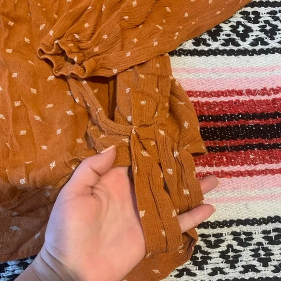 SOLD Universal Thread Wrap Blouse - Picture 4 of 8